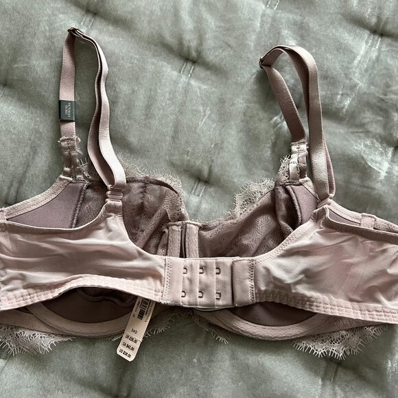 Victoria's Secret Unlined Lace Balconette Bra NWT - Picture 3 of 3
